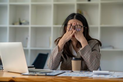 jóvenes-enfrentan-alta-tensión-financiera-sin-fondo-de-emergencia