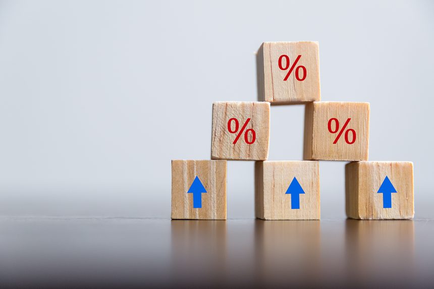 tasas-de-ahorro-altas-en-2025-hasta-5.00%-apy-disponibles