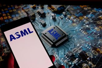 asml-supera-previsiones-pero-advierte-sobre-2026