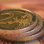 el-euro-cae-bajo-1,17-dólares-ante-presión-comercial