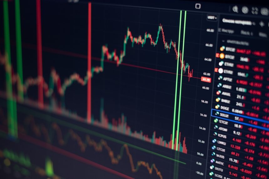 el-ibex-35-cierra-con-leves-avances-y-fuerte-volatilidad