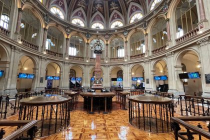 el-ibex-abre-con-cautela-ante-la-amenaza-arancelaria