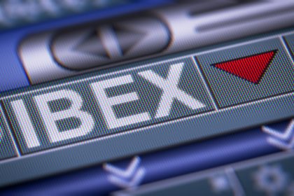 el-ibex-lidera-las-caídas-en-europa-por-dividendos-y-banca
