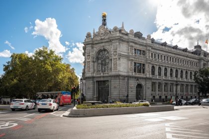 el-tesoro-capta-6.785-millones-en-medio-del-giro-hacia-europa