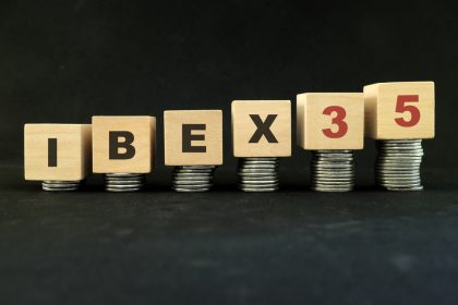ibex-35-sube-un-0,45%-con-impulso-bancario
