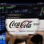 coca-cola-europacific-se-desploma-pese-a-buenos-resultados
