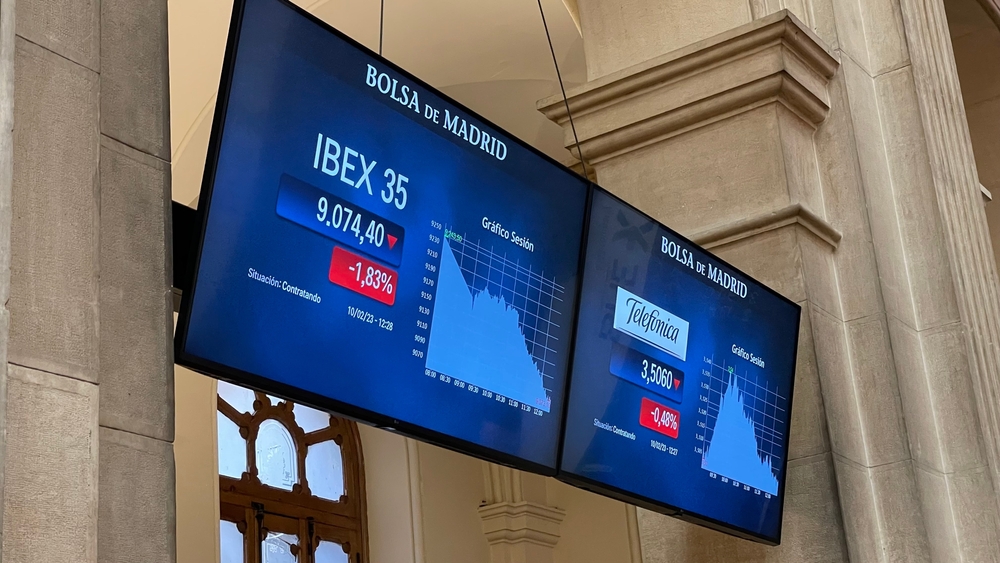 europa-sube-defensa-y-crudo-caen,-intel-brilla