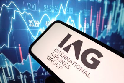 iag-mantiene-su-impulso-con-respaldo-de-grandes-bancos
