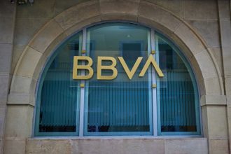 bbva-enfrenta-riesgos-de-capital-si-lanza-segunda-opa