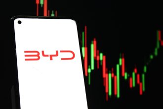 byd-cae-tras-la-salida-total-de-berkshire-hathaway