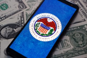 la-fed-recorta-otra-vez-los-tipos-en-medio-de-tensiones-políticas