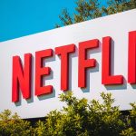 netflix-acelera-beneficios-y-apunta-a-warner-bros