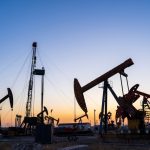 volatilidad-extrema-en-gas-y-crudo-con-ormuz-paralizado